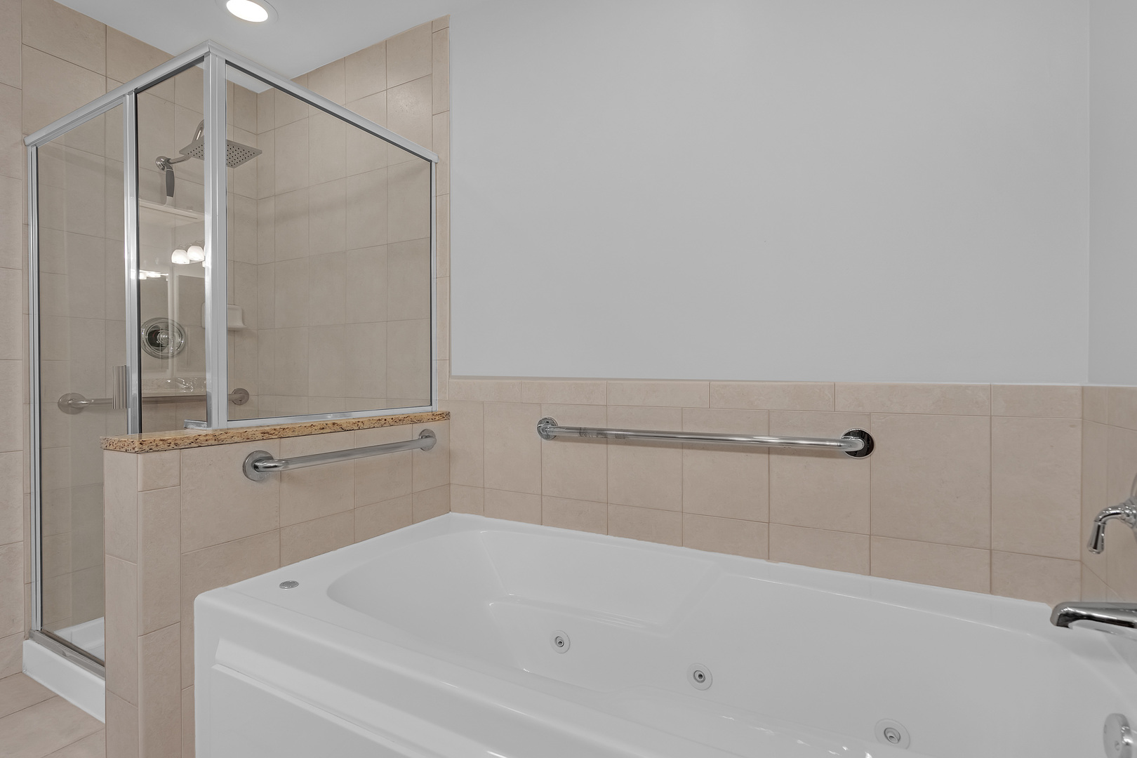 647 Metropolitan Way Unit 508, Des Plaines, IL 60016 — MLS #12681767 — photo 7 of 26