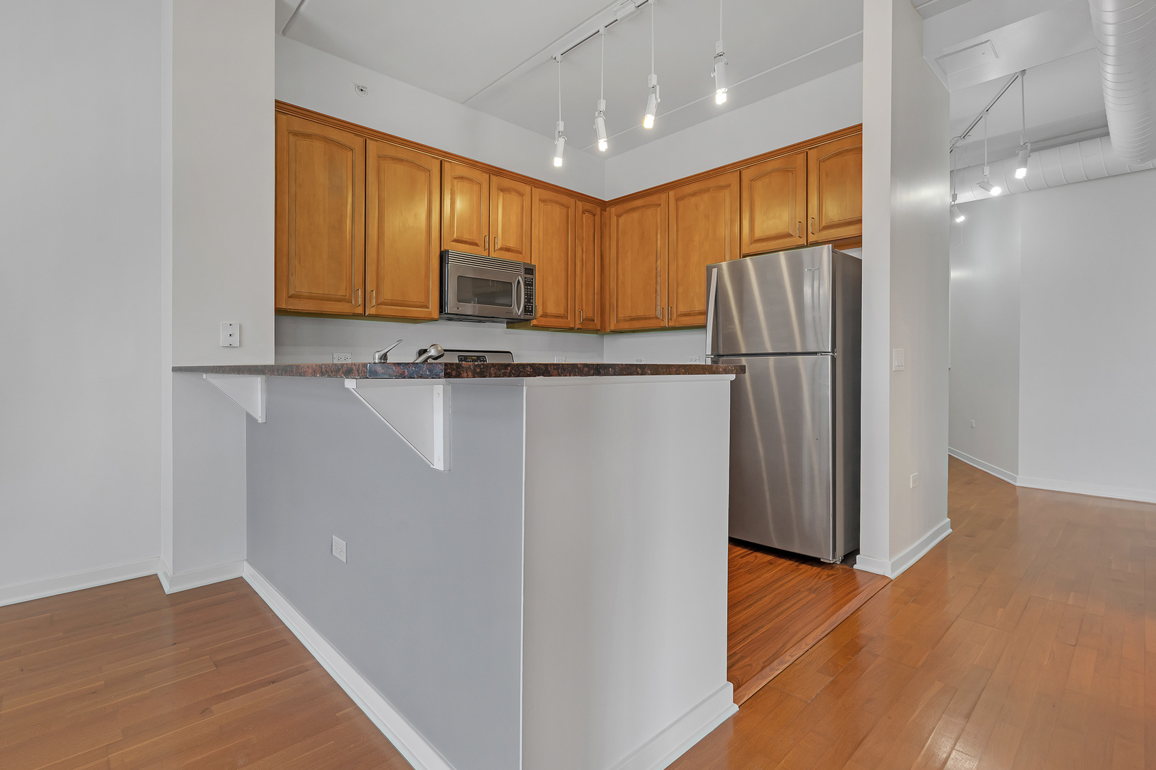 647 Metropolitan Way Unit 508, Des Plaines, IL 60016 — MLS #12681767 — photo 14 of 26