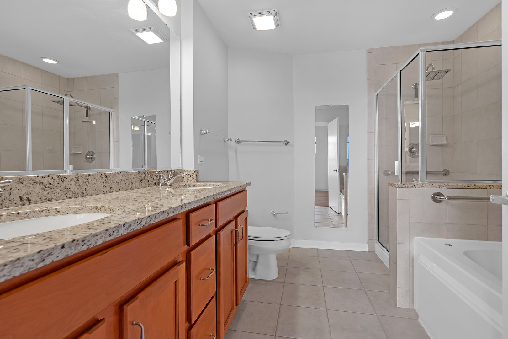 647 Metropolitan Way Unit 508, Des Plaines, IL 60016 — MLS #12681767 — photo 6 of 26