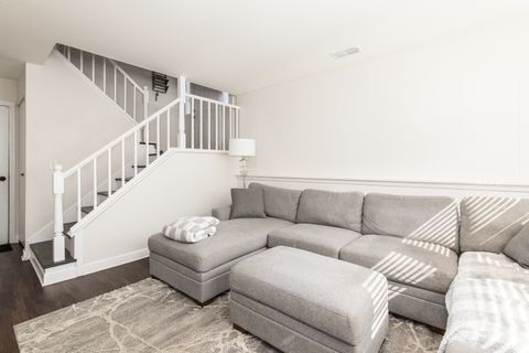 Tiny photo for 314 Sutherland Lane, Bloomingdale, IL 60108 (MLS # 12591315)