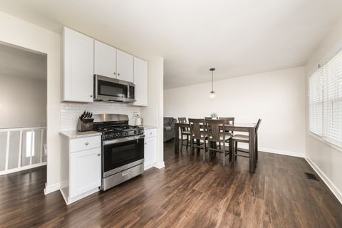 Tiny photo for 314 Sutherland Lane, Bloomingdale, IL 60108 (MLS # 12591315)