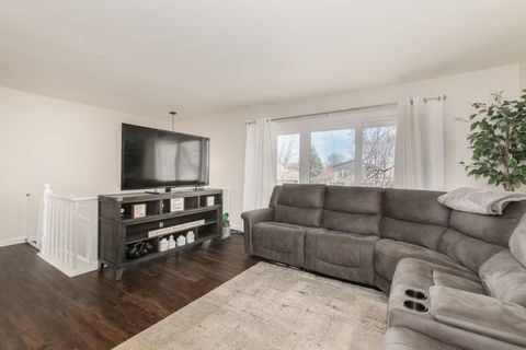 Tiny photo for 314 Sutherland Lane, Bloomingdale, IL 60108 (MLS # 12591315)