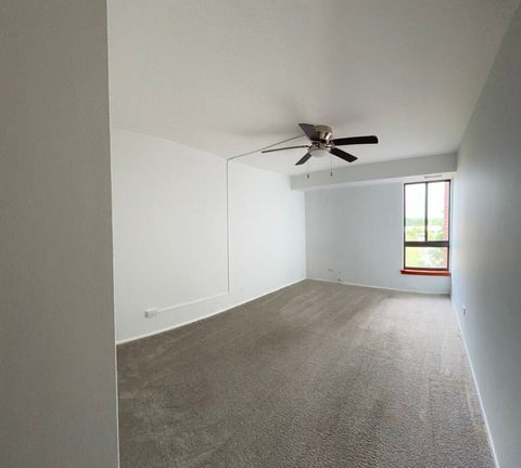 Tiny photo for 600 Naples Court #510, Glenview, IL 60025 (MLS # 12523217)