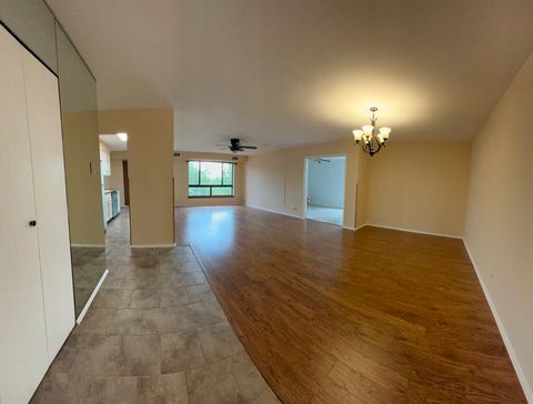 Tiny photo for 600 Naples Court #510, Glenview, IL 60025 (MLS # 12523217)