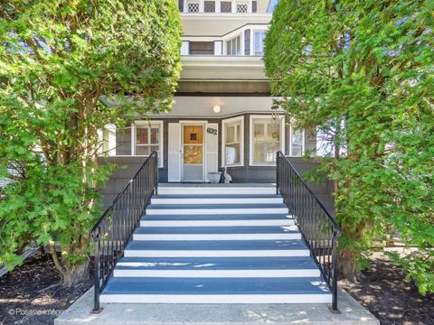 Tiny photo for 632 N Ridgeland Avenue, Oak Park, IL 60302 (MLS # 12593421)