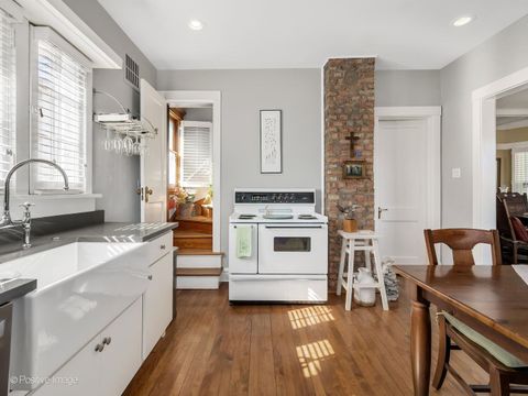 Tiny photo for 632 N Ridgeland Avenue, Oak Park, IL 60302 (MLS # 12593421)