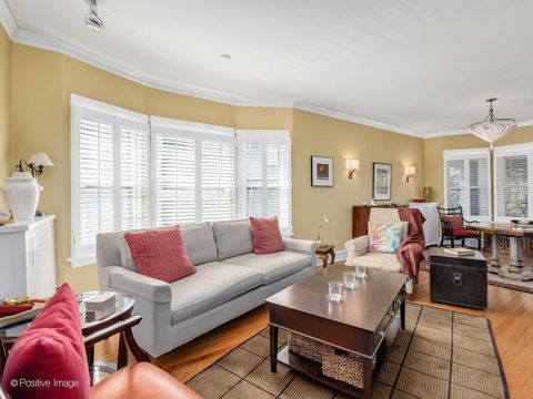 Tiny photo for 632 N Ridgeland Avenue, Oak Park, IL 60302 (MLS # 12593421)