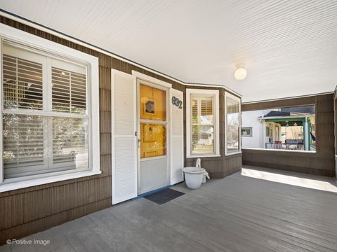 Tiny photo for 632 N Ridgeland Avenue, Oak Park, IL 60302 (MLS # 12593421)