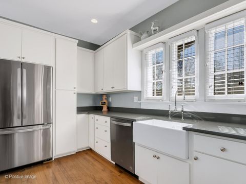 Tiny photo for 632 N Ridgeland Avenue, Oak Park, IL 60302 (MLS # 12593421)