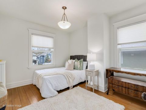 Tiny photo for 632 N Ridgeland Avenue, Oak Park, IL 60302 (MLS # 12593421)