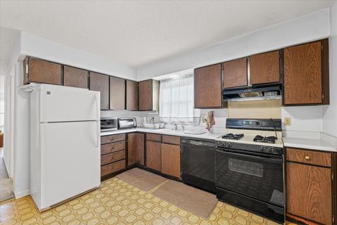 Tiny photo for 2509 S Lynn Street, Urbana, IL 61801 (MLS # 12425649)