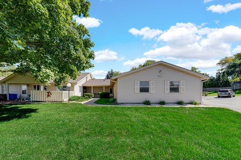 Tiny photo for 602 Devonshire Court #D, McHenry, IL 60050 (MLS # 12778773)
