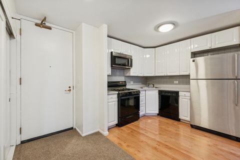Tiny photo for 400 E RANDOLPH Street #3002, Chicago, IL 60601 (MLS # 12572225)