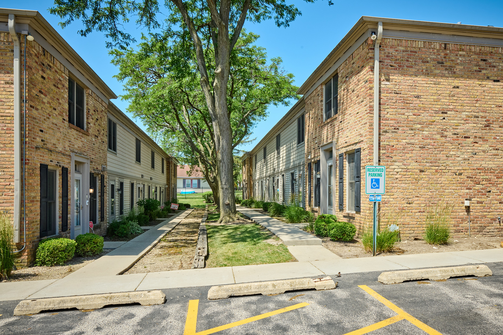 1832 BRISTOL WALK Lane 0