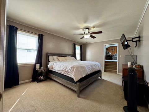 Tiny photo for 212 Mitchell Street, Benton, IL 62812 (MLS # 12623313)