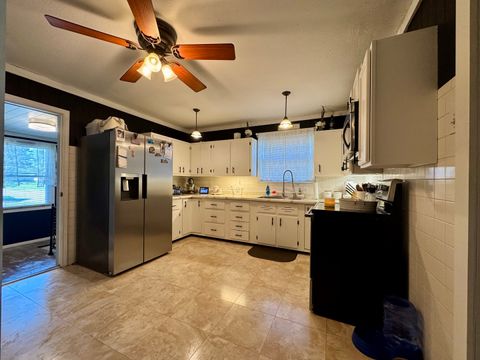 Tiny photo for 212 Mitchell Street, Benton, IL 62812 (MLS # 12623313)