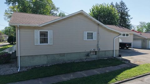Tiny photo for 212 Mitchell Street, Benton, IL 62812 (MLS # 12623313)