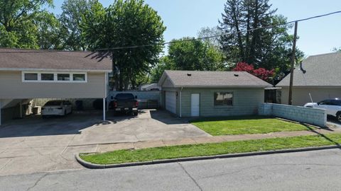 Tiny photo for 212 Mitchell Street, Benton, IL 62812 (MLS # 12623313)