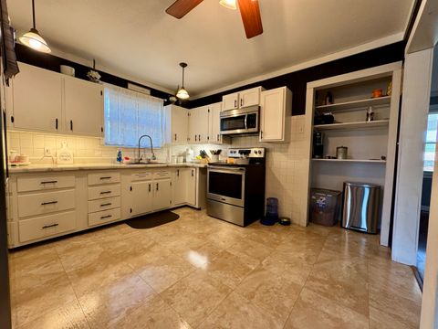 Tiny photo for 212 Mitchell Street, Benton, IL 62812 (MLS # 12623313)