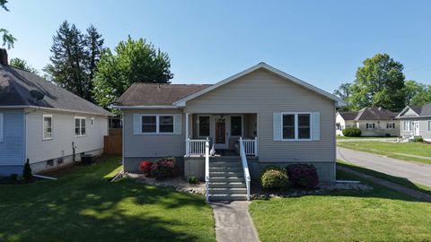 Photo of 212 Mitchell Street, Benton, IL 62812 (MLS # 12623313)
