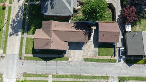 Tiny photo for 212 Mitchell Street, Benton, IL 62812 (MLS # 12623313)