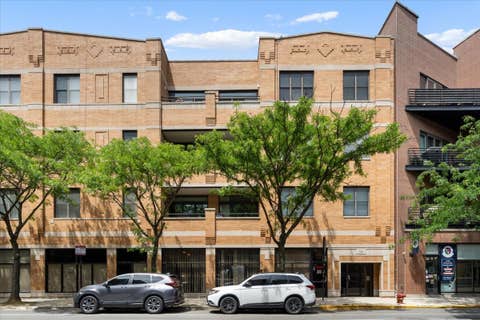 Photo of 2040 W Belmont Avenue #302, Chicago, IL 60618 (MLS # 12670482)