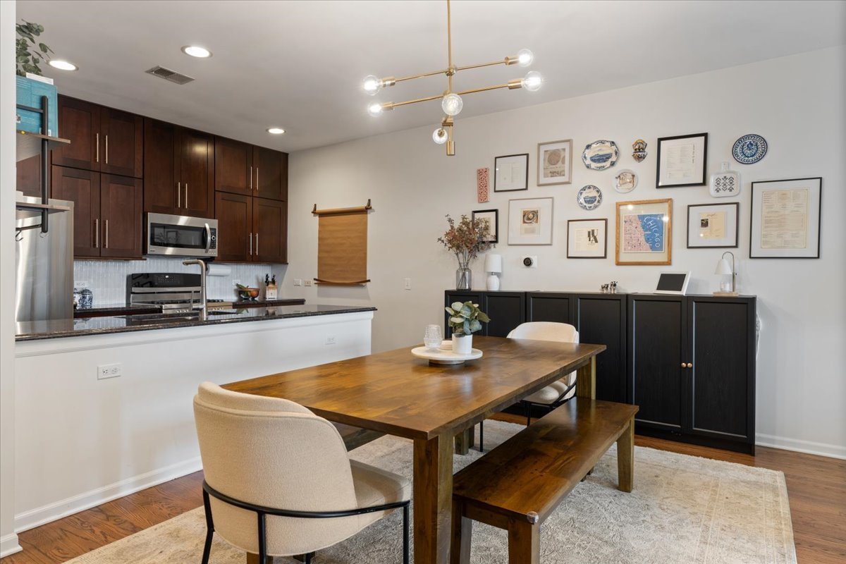 2040 W Belmont Avenue 302