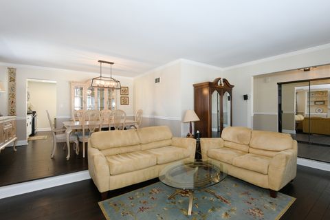 Tiny photo for 1819 W Thornwood Lane, Mount Prospect, IL 60056 (MLS # 12550101)