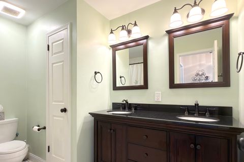 Tiny photo for 1819 W Thornwood Lane, Mount Prospect, IL 60056 (MLS # 12550101)