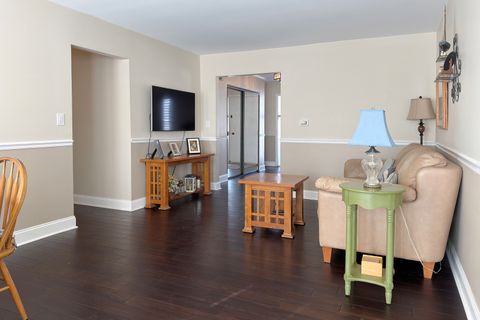 Tiny photo for 1819 W Thornwood Lane, Mount Prospect, IL 60056 (MLS # 12550101)