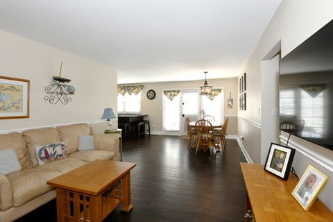 Tiny photo for 1819 W Thornwood Lane, Mount Prospect, IL 60056 (MLS # 12550101)