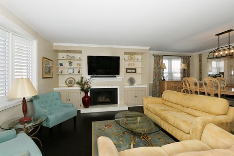 Tiny photo for 1819 W Thornwood Lane, Mount Prospect, IL 60056 (MLS # 12550101)