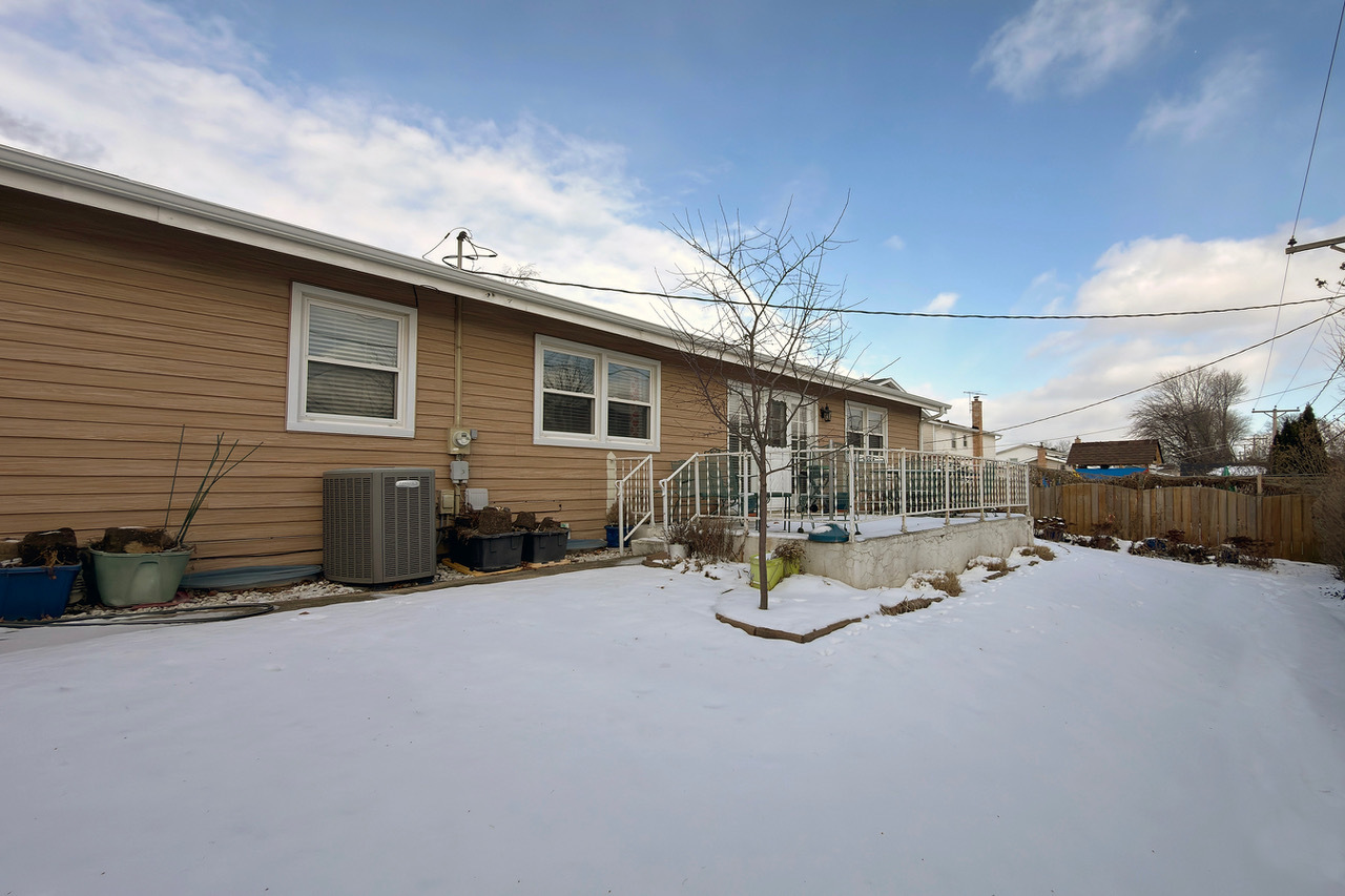 1819 W Thornwood Lane