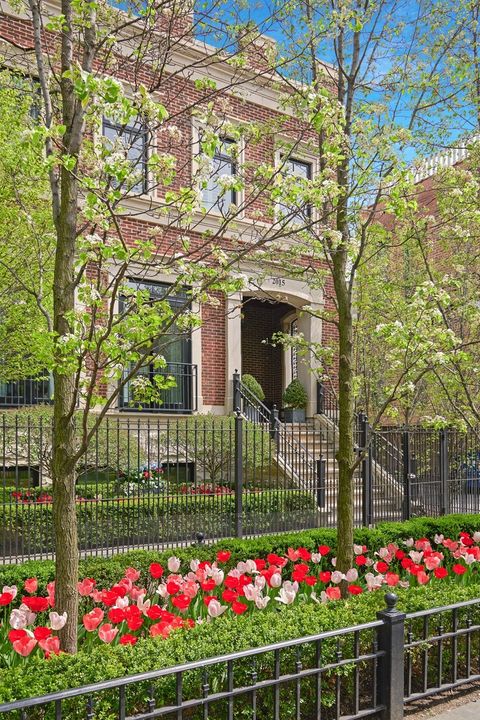 2015 N Dayton Street Chicago IL 60614
