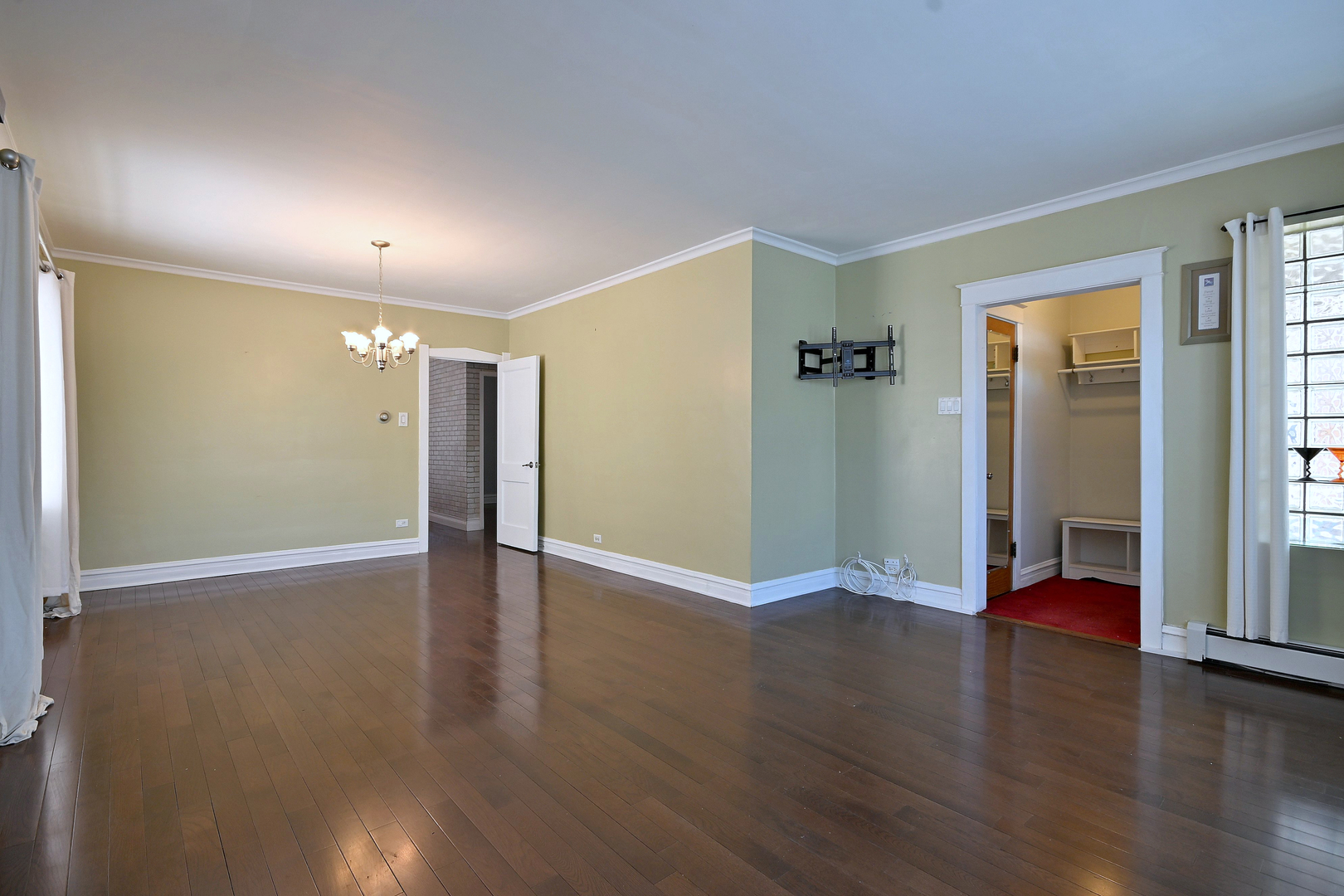 2827 N 77th Court