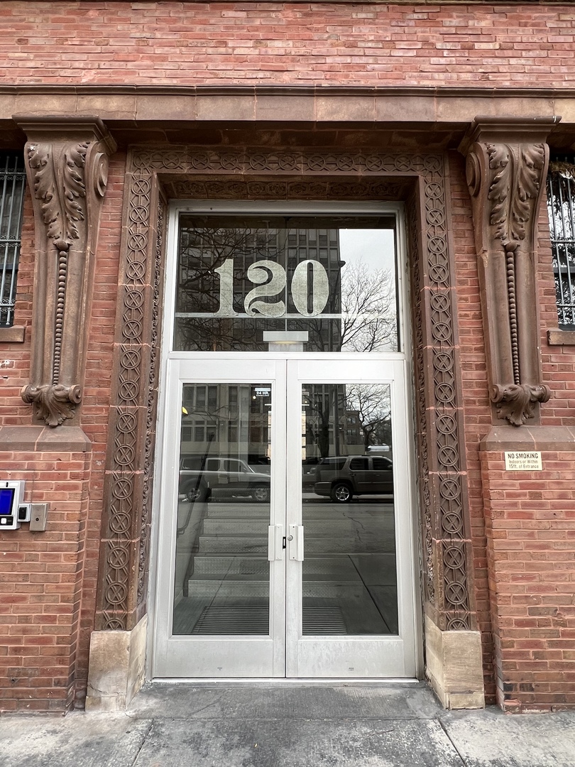 1910 S Indiana Avenue 518