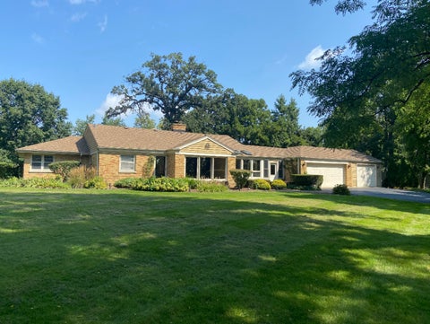 Photo of 17W163 Oak Lane, Bensenville, IL 60106 (MLS # 12730955)