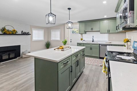 Tiny photo for 101 Marilyn Avenue, Centralia, IL 62801 (MLS # 100000343)