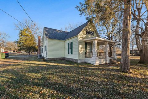 Tiny photo for 101 Marilyn Avenue, Centralia, IL 62801 (MLS # 100000343)