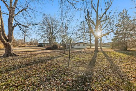 Tiny photo for 101 Marilyn Avenue, Centralia, IL 62801 (MLS # 100000343)