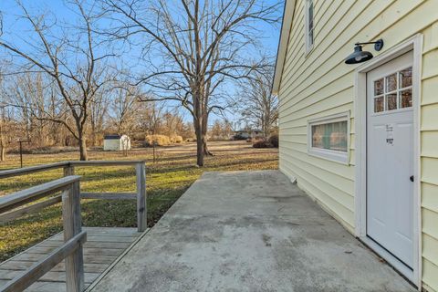 Tiny photo for 101 Marilyn Avenue, Centralia, IL 62801 (MLS # 100000343)