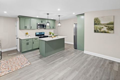 Tiny photo for 101 Marilyn Avenue, Centralia, IL 62801 (MLS # 100000343)