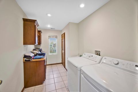 Tiny photo for 9746 Merrimac Avenue, Oak Lawn, IL 60453 (MLS # 12620606)