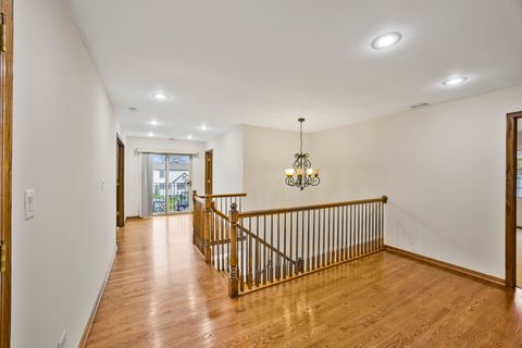 Tiny photo for 9746 Merrimac Avenue, Oak Lawn, IL 60453 (MLS # 12620606)