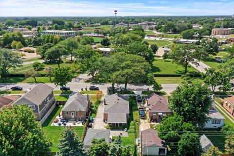 A home in Evergreen Park