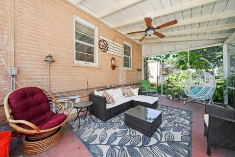 A home in Evergreen Park