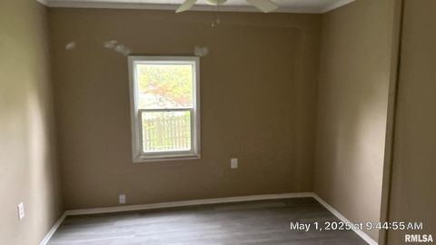 Tiny photo for 818 9TH Avenue, Silvis, IL 61282 (MLS # QC4266593)