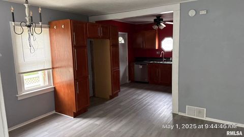 Tiny photo for 818 9TH Avenue, Silvis, IL 61282 (MLS # QC4266593)