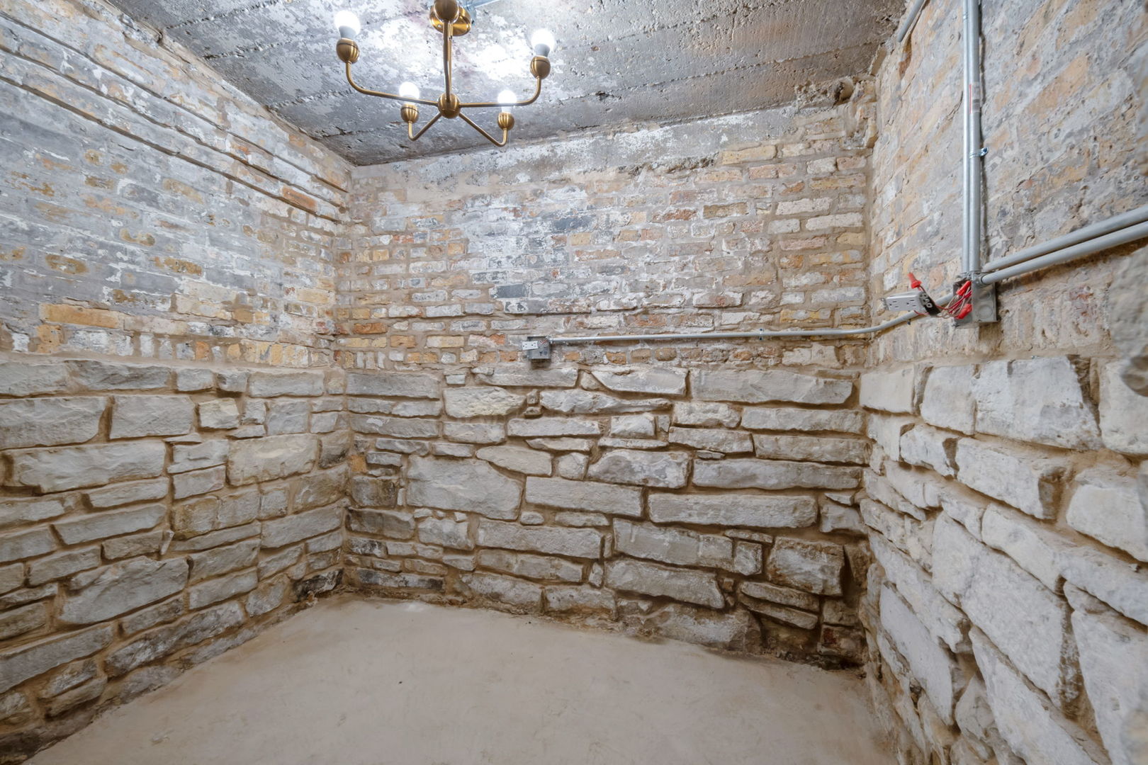 2624 N Albany Avenue G