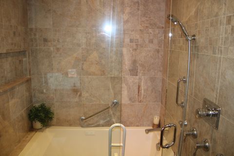 Tiny photo for 5000 S East End Avenue #24A, Chicago, IL 60615 (MLS # 12464413)